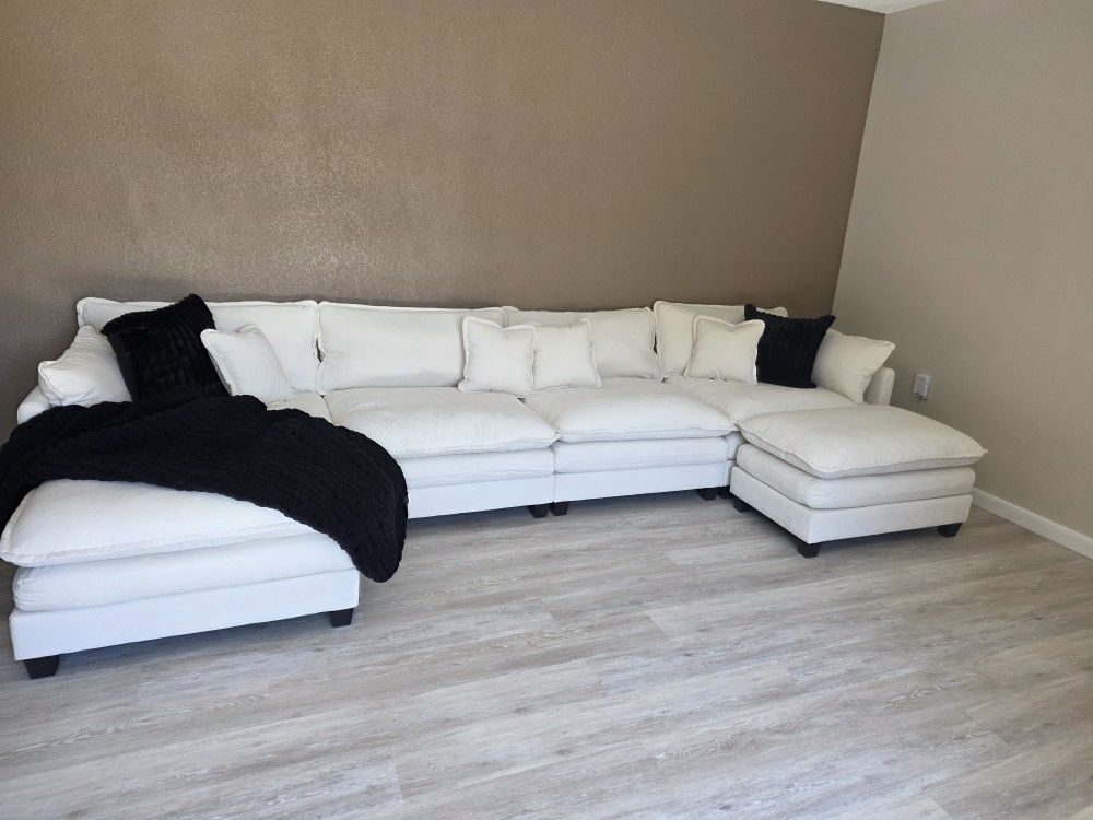 4 Seats And Two Ottomans