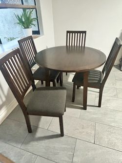 Dining set 48" table & 4 chairs