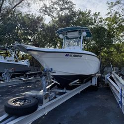 2300 Century Boat