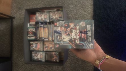 2025 Topps Chrome NFL Trading Cards Blaster Box