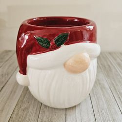 6" Ceramic Animated Santa Claus Facs Flower Pot Display Planter with 4" Mouth Opening. New without Tags! Red, White, Peach Colors. 

Makes a great hol