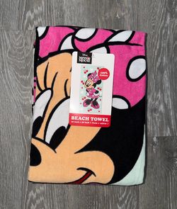 Disney Minnie Mouse beach towel