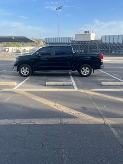 2010 Toyota tundra SR5 Iforce crew cab 2WD