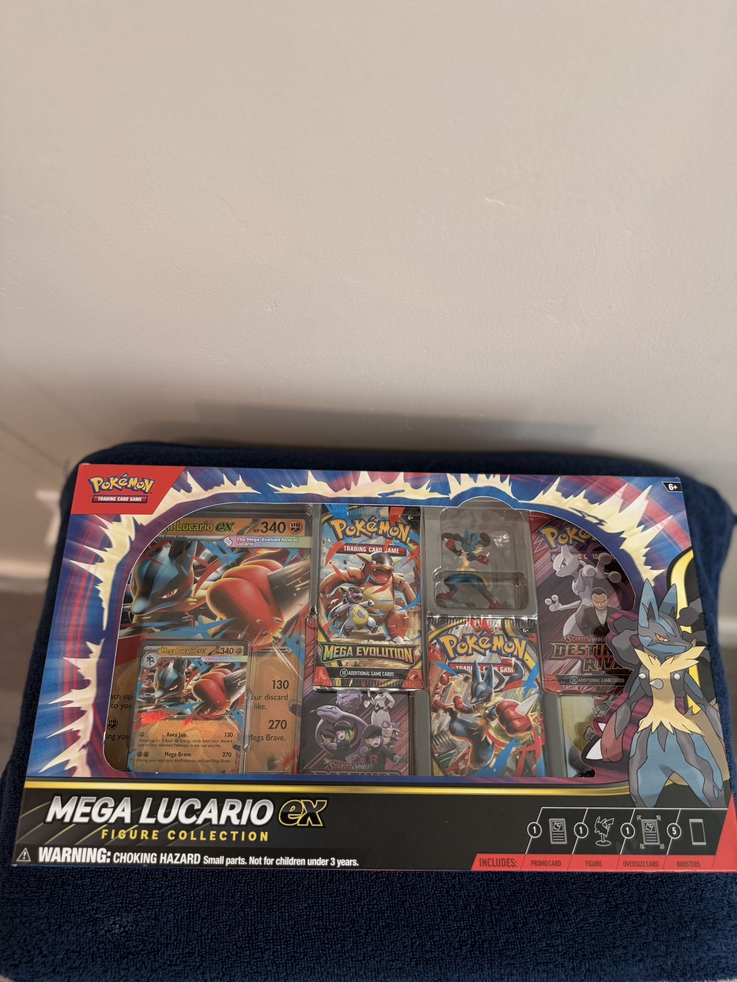Pokémon Mega Lucario EX Figure Collection Box