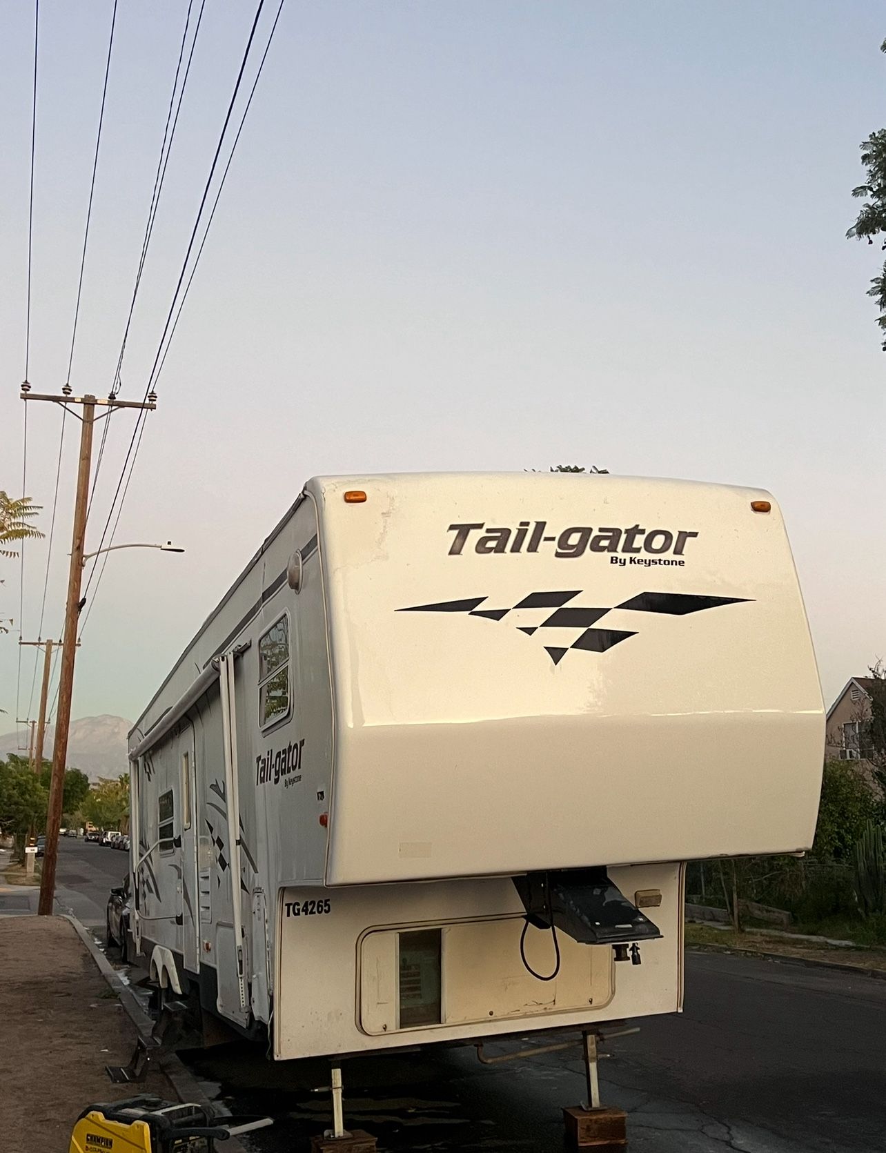 2005 Keystone Tailgator
