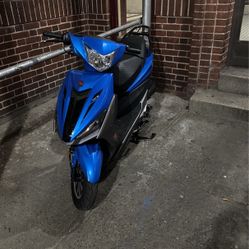 Scooter 200cc Brand New Minor Scratch Razor Sport 2023 Bluetooth Auto Start With Key 