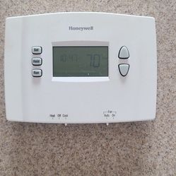 Honeywell RTH221B1021 Programmable Thermostat