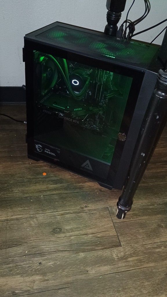 Gaming PC With Dual Monitors