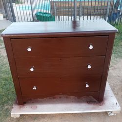 Mid-century Chest Of Drawers