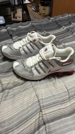 Men’s Nike shox