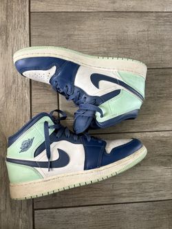 Jordon 1 mids blue and teal colorway