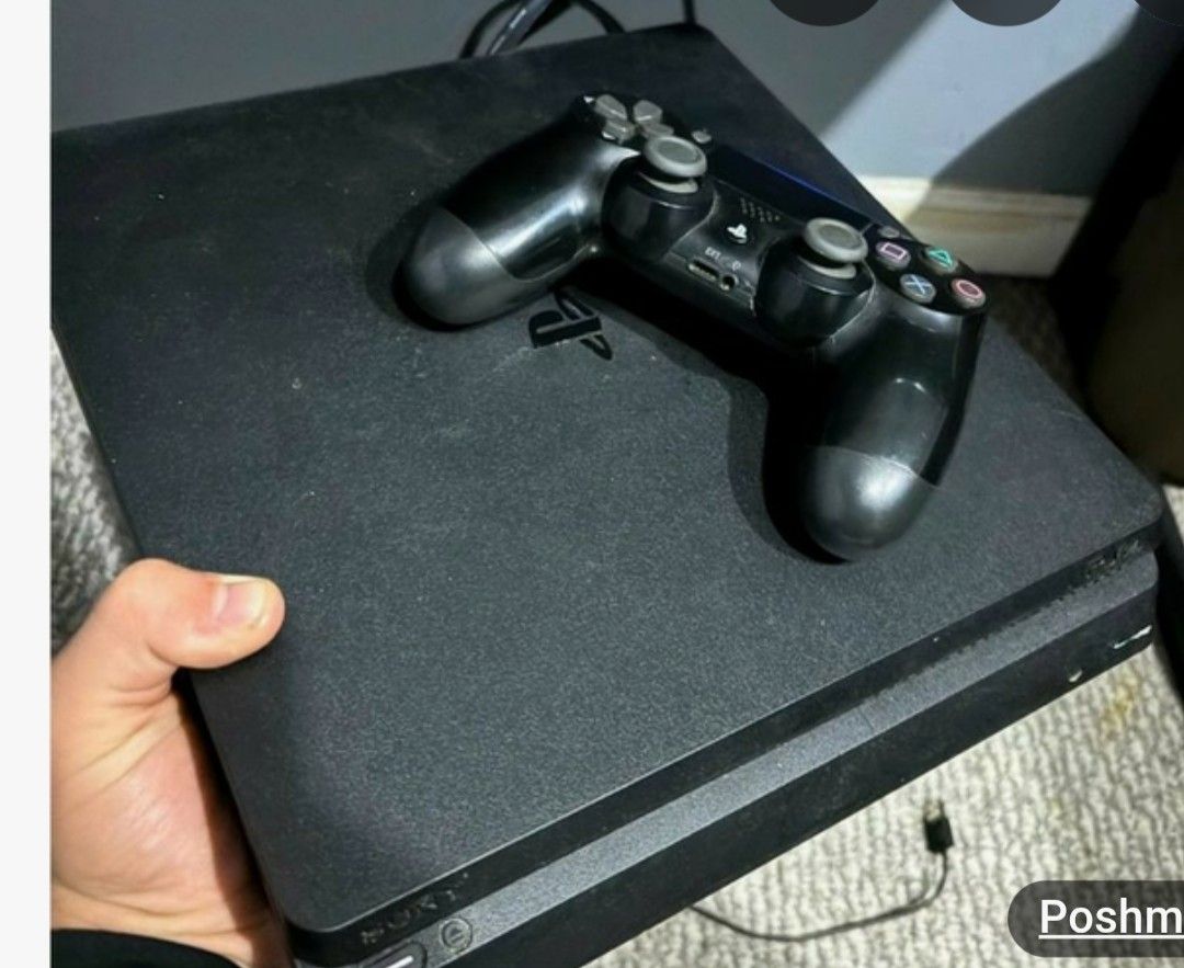 PS4 With Controller And Cord With 5 Games