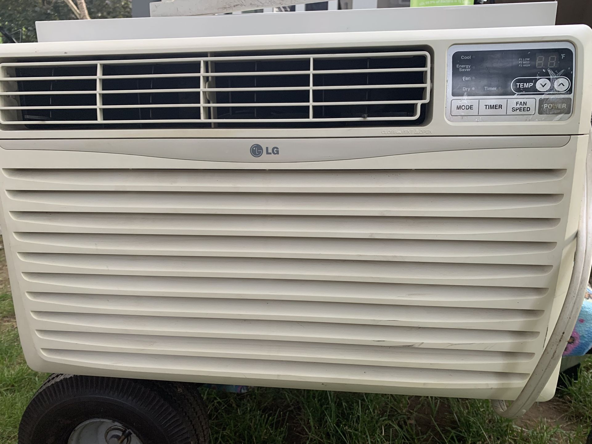 Powerful AC - 12300 BTU