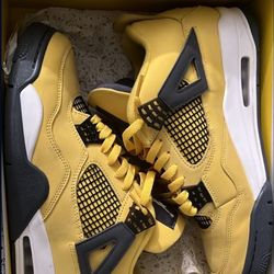 JORDAN 4 Lightning 