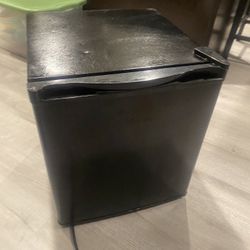 Mini fridge