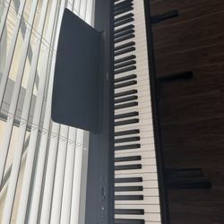 Yamaha P-143 Keyboard + Stand (Barely Used)