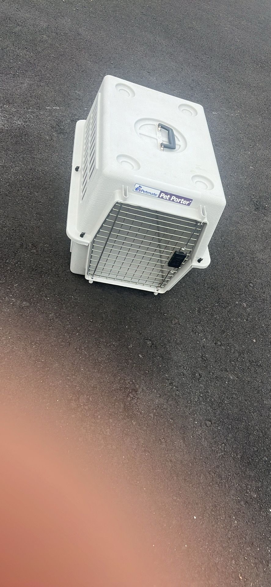 26x19x19” Good Condition Like New Plastic Dog Gauge