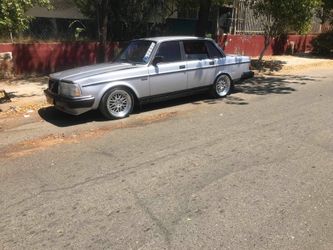For Sale Volvo 240 Dl