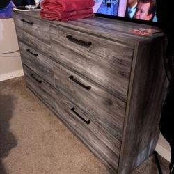 queen size bedroom set (mattress not included)