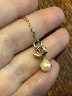 Vintage pearl pendant