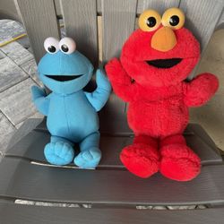 Set Of 2 Stuffed Animals Plush Toys Sesame Street Elmo Cookie Monster