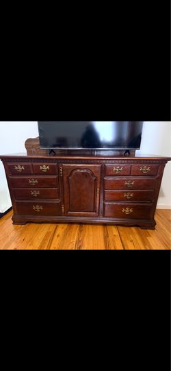 Vintage dresser with one side table and headboard