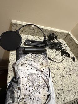 Condenser Microphone with Boom Arm and Pop Filter