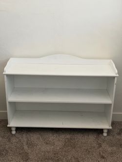 Dresser/ stand