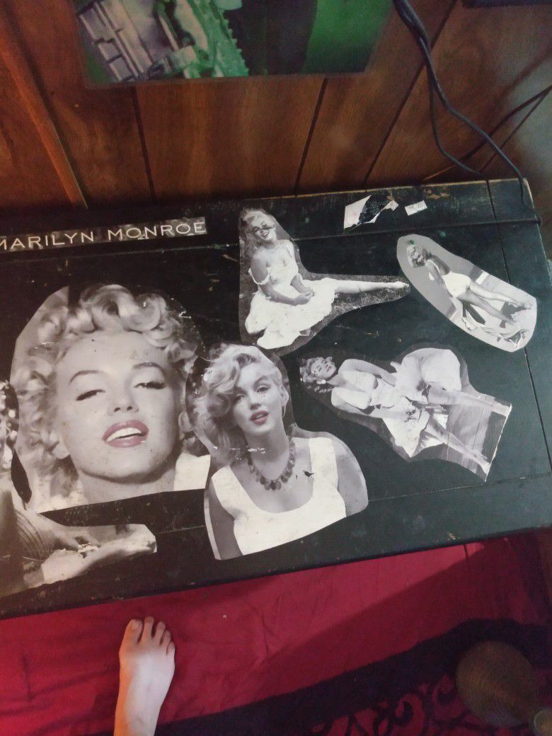 Marilyn Monroe Table