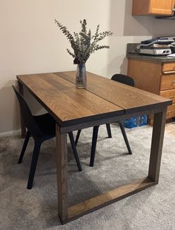 Table, oak veneer brown + 2 chairs