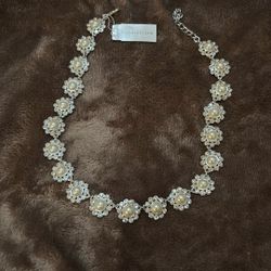 Never Used Rhinestone And Pearl Accent Necklace 