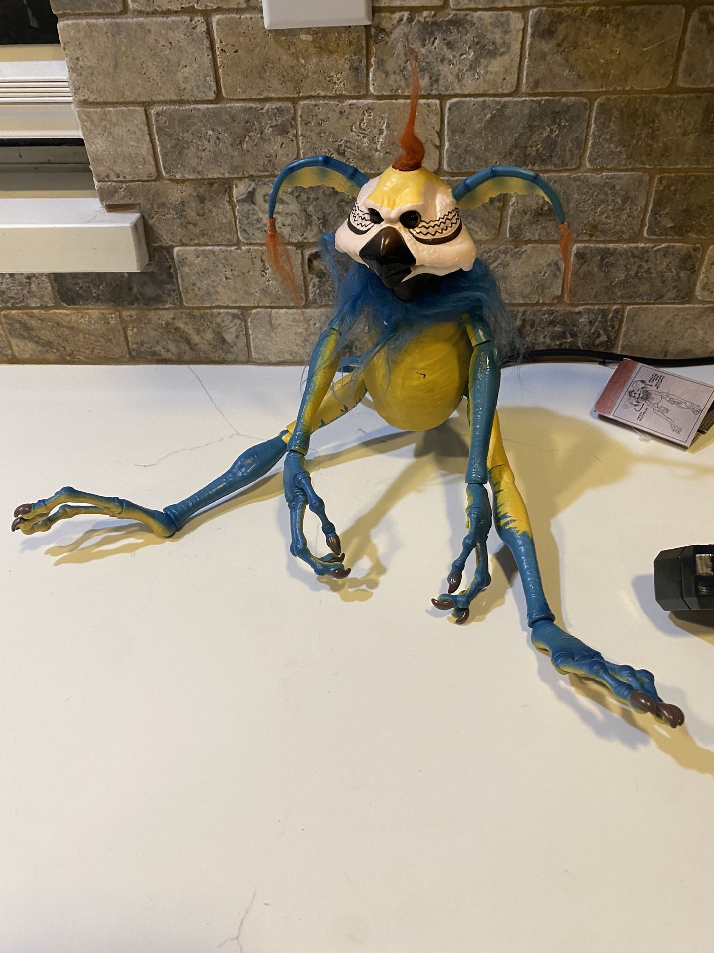 Disney Star Wars Galaxy Edge Kowakian Monkey Lizard Blue Yellow Remote Operated