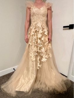 Wedding Dress – Brand New with Tags – Tulle-Shoulder & Floral Lace