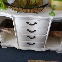 CUTE BUFFET AT PICKY PINCHERS 3643 5th Ave N St Pete OPEN TODAY NOON TO 6 FREE DELIVERY