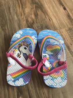 NEW Size 7/8 unicorn sandals - $6!!