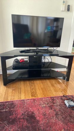 Black Glass entertainment table
