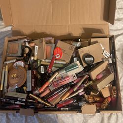 Makeup Whole Sale ( Over 250 Items)!!! Brand New! Maybelline Cosmetics