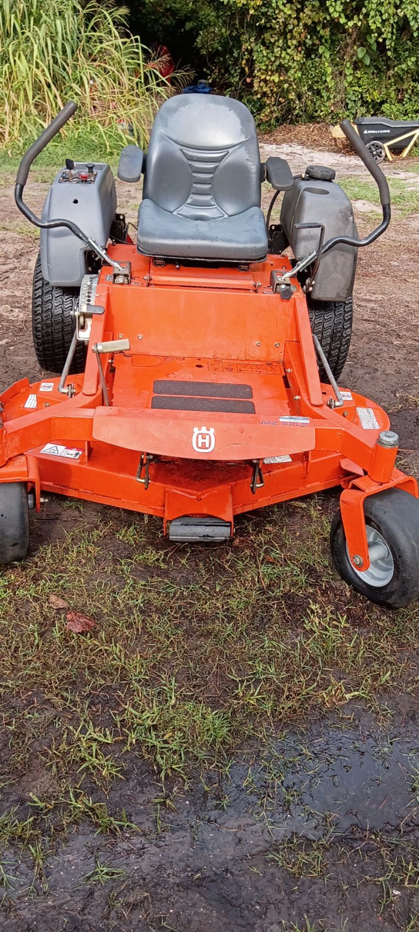 Keyu Visual Commercial Husqvarna zero turn mower 50 inch cut commercial for Sale in Oviedo, FL ...