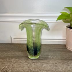 Vintage Teleflora Designed by Fenton Art Glass hand blown vase lime,purple.(#16)