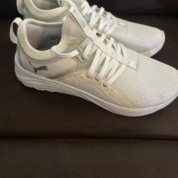 Nikes And Pumas Converse Shoes For Sales