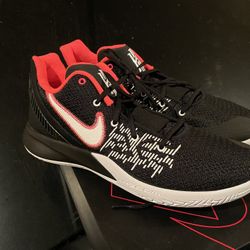 Nike Kyrie Irving Flytrap