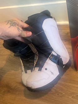 Ride women’s snowboard boots (Size 7.5)