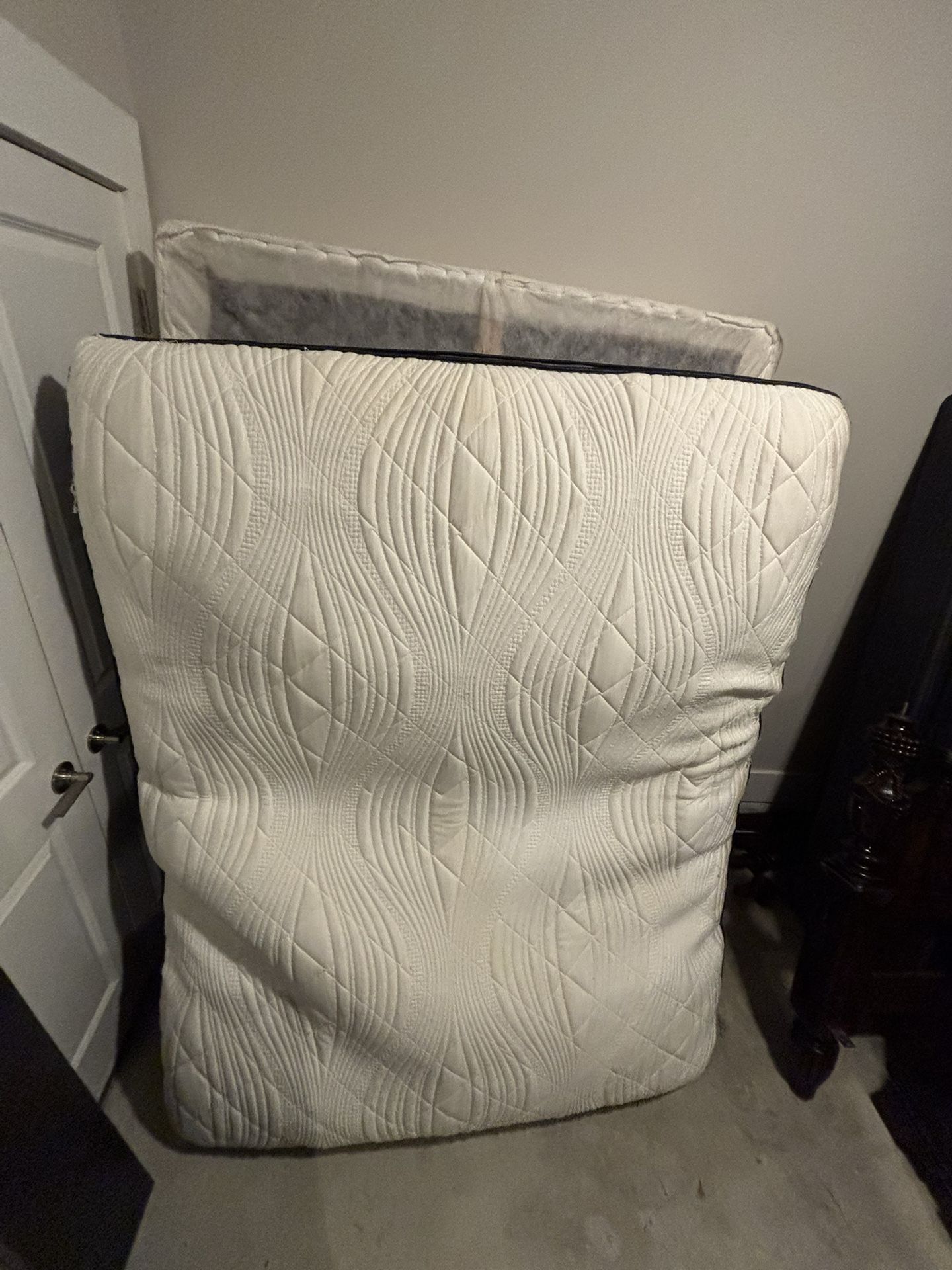 Queen Sized Mattress and Box Spring Set