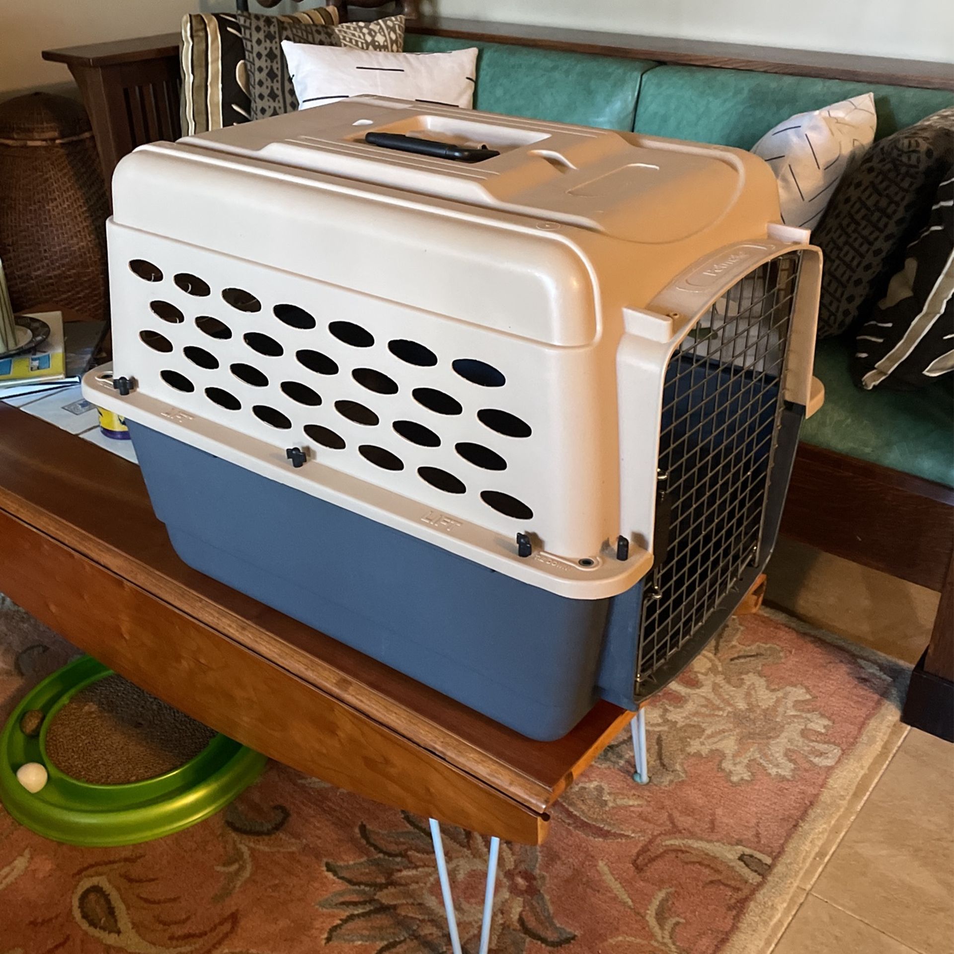 Pet Carrier: Trade Or Sell