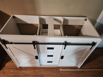 Double sink bathroom vanity