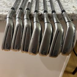 TaylorMade Irons set with Scotty Cameron Putter