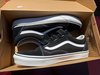 Vans Old Skool Black White Low-Top Sneakers (size 12)