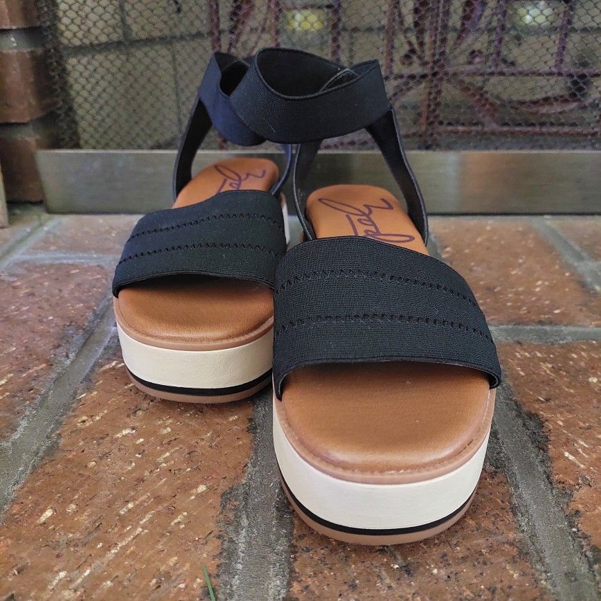 Zodiac Bailee Black Platform Sandal