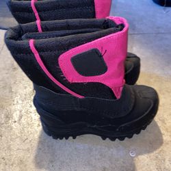 Snow Boots Pink & Black Size 8