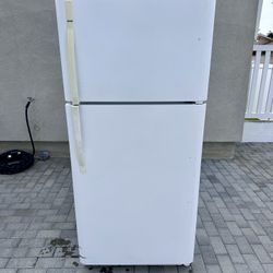 Kenmore Refrigerator 